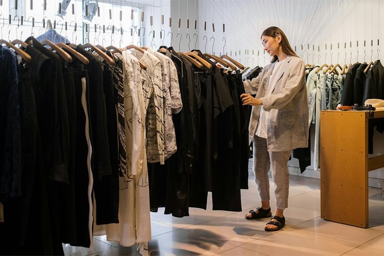 Why Online Fashion Shopping Is the Future: Trends You Should Know